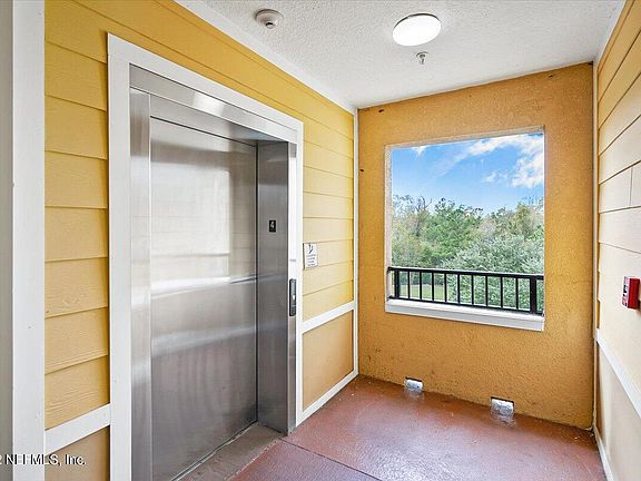 4th image of 8539 GATE Parkway #9426