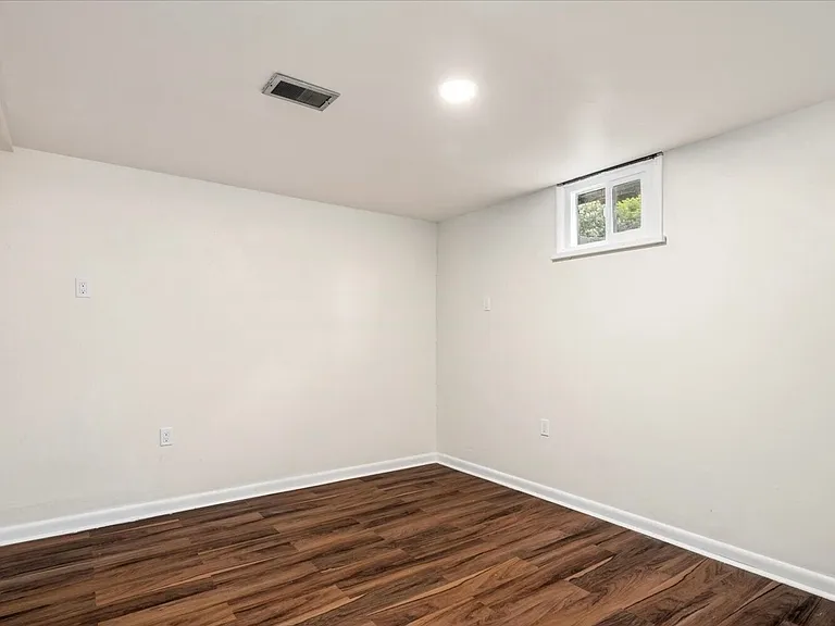 4037 NE 109th St — Photo 27