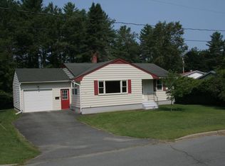 170 Sunset Dr, Saint Johnsbury, VT 05819