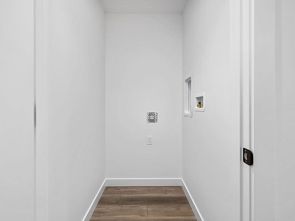 4th image of 1613 210a St