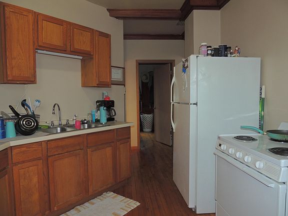 3rd image of 801 Kilbourn Ave