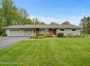 68 Buena Vista Dr, Covington Township, PA 18444