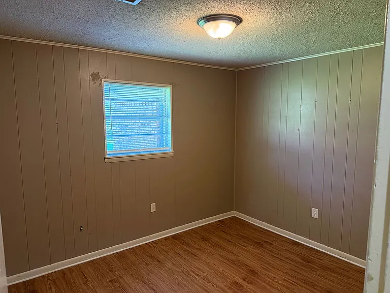 1420 Hardy St — Photo 5