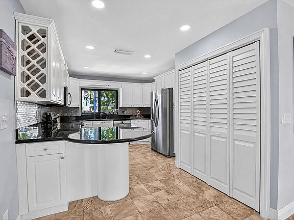 3rd image of 4310 S Ocean Boulevard #B