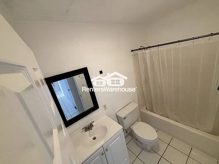 2818 W Heatherbrae Dr — Photo 8