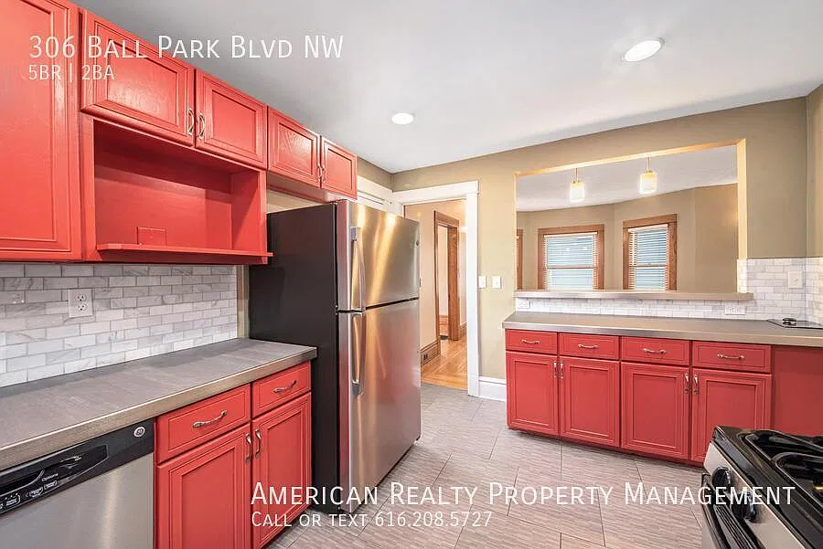 5 bed, 2870 sqft, $3,400 — Photo 4
