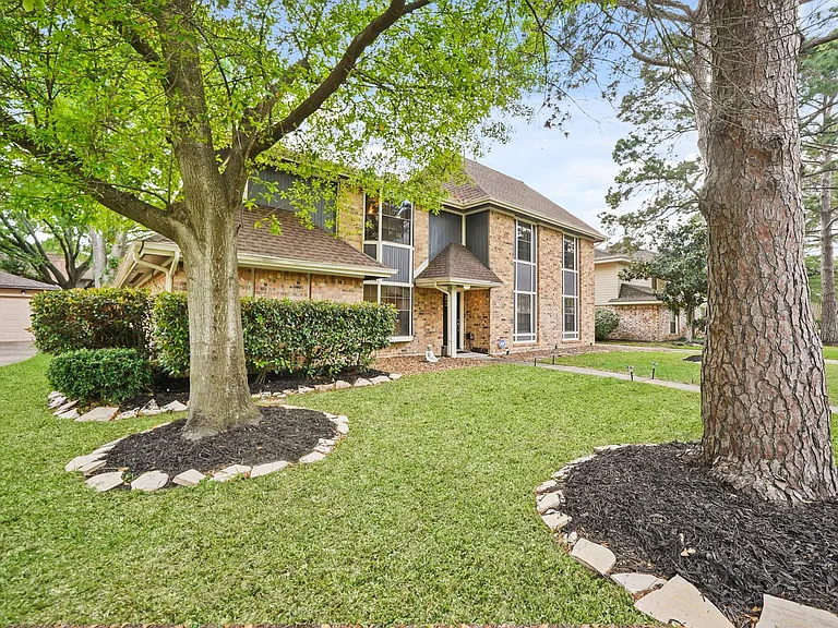 15831 Ridge Park Dr — Photo 22