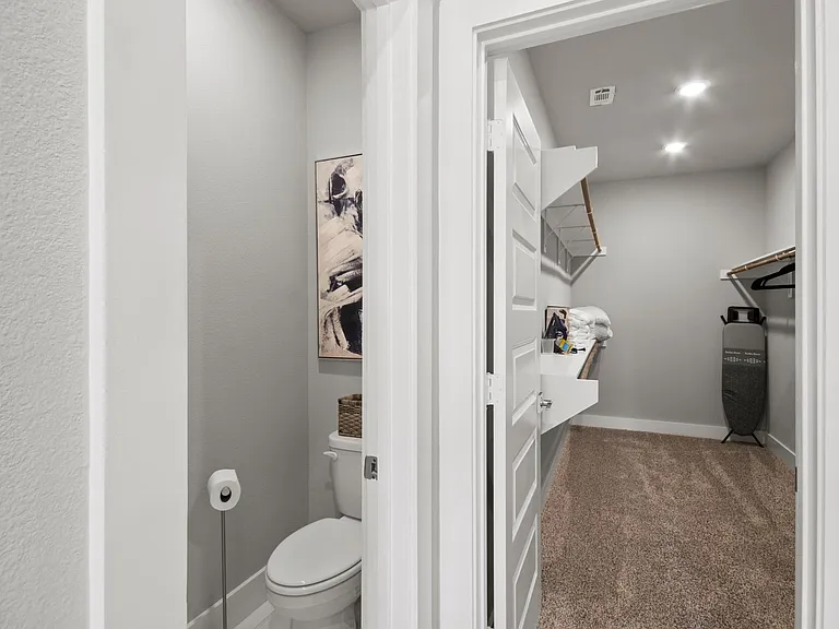 702 N Plano Rd — Photo 26