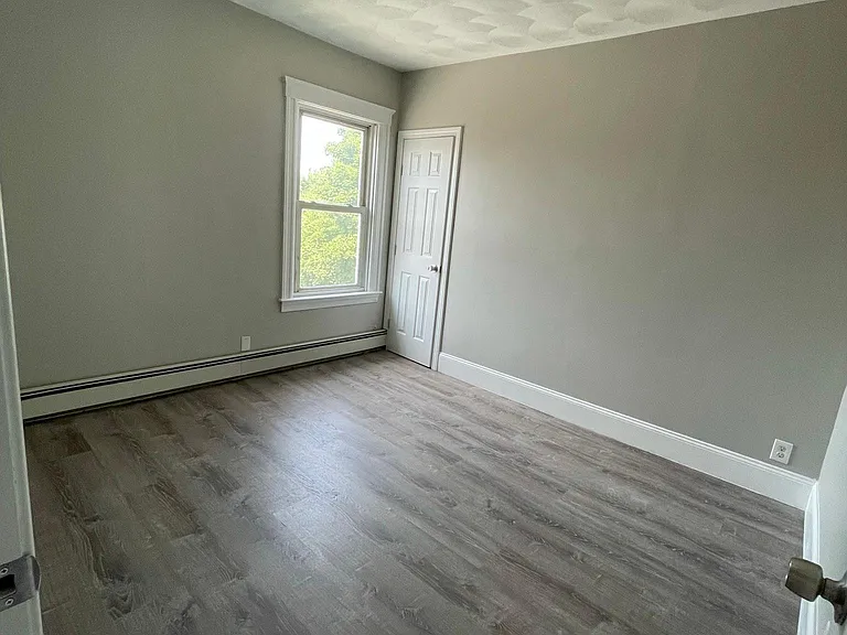 19 Marion Ave N #3 — Photo 6