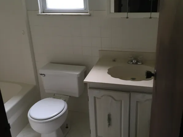 264 Lutz Rd, Zelienople, PA 16063