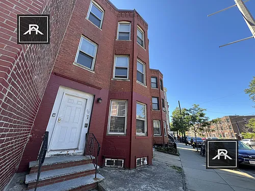 846 Huntington Ave Photo 1