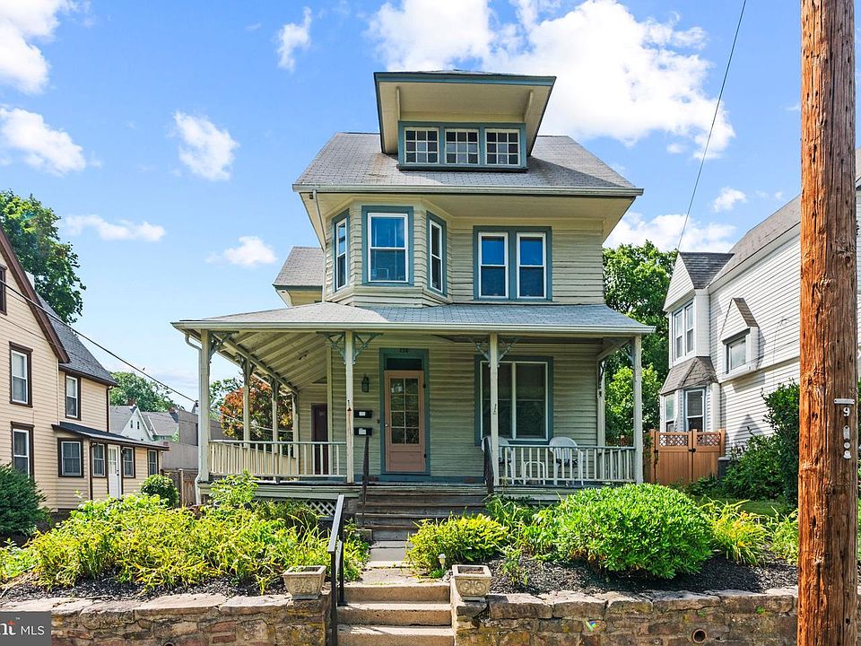 1st image of 139 W Ashland St