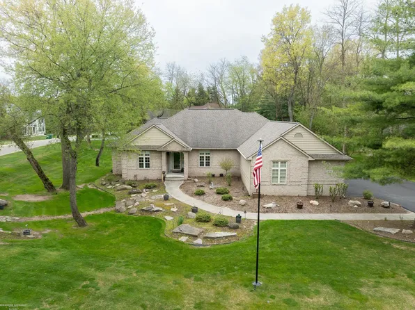 1712 Wood Trl, Oxford, MI 48371