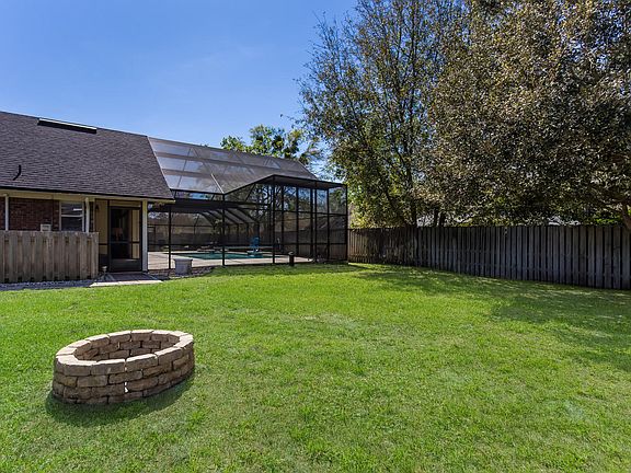 5th image of 1700 Fairfax Ct N