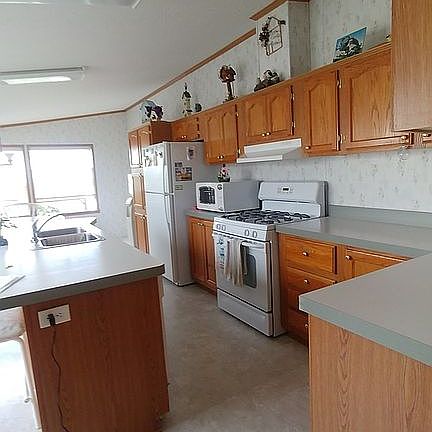 3rd image of 5 Heron Ln