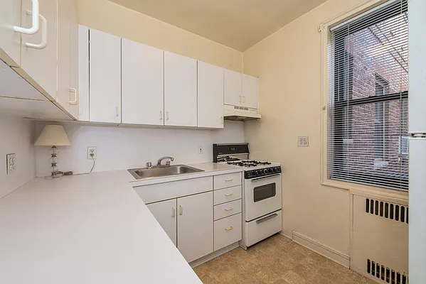 Sold by SBNY RE | media 17