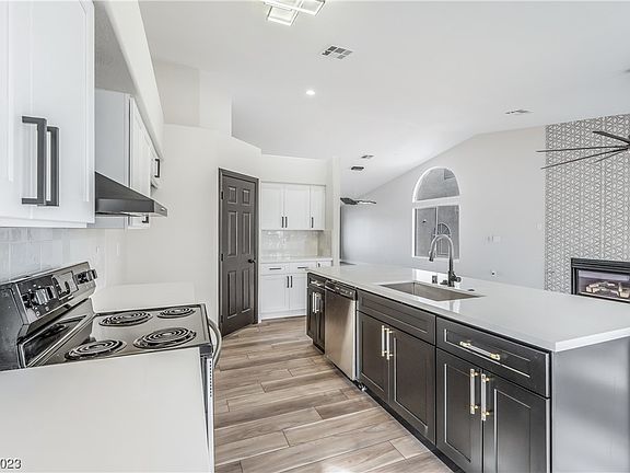 4th image of 6313 Kraft Ave