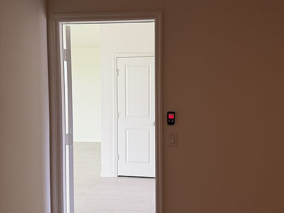 4th image of 1143 Astoria Dr