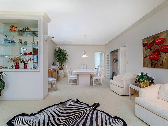 5th image of 19 Golf View Dr
