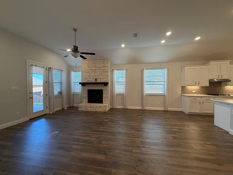 482 Prairie View Dr — Photo 22