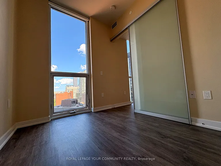 1 Yorkville Ave #1509 — Photo 16