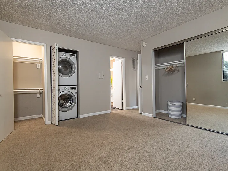 Evria Claremont Apartments — Photo 6