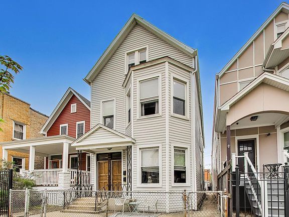 3rd image of 2955 N Gresham Ave