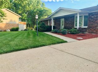 513 Windrift Dr, Belleville, IL 62221