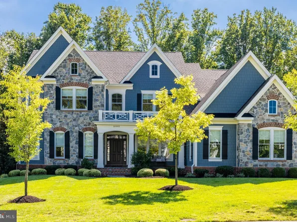 10993 Tradewind Ct, Oakton, VA 22124