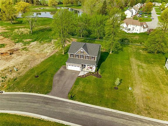 2nd image of 389 Hanna Ln