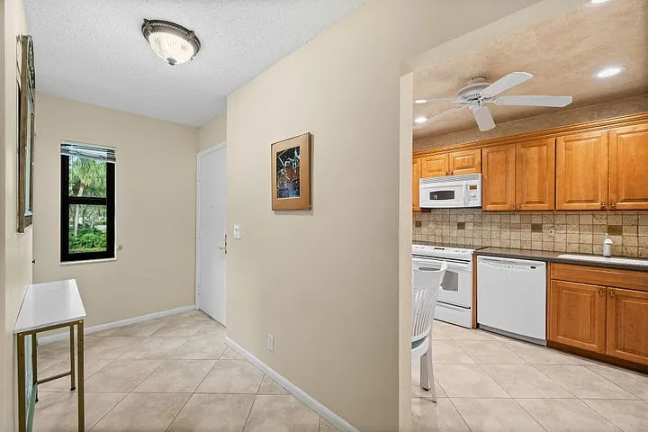 21669 Tall Palm Cir — Photo 3