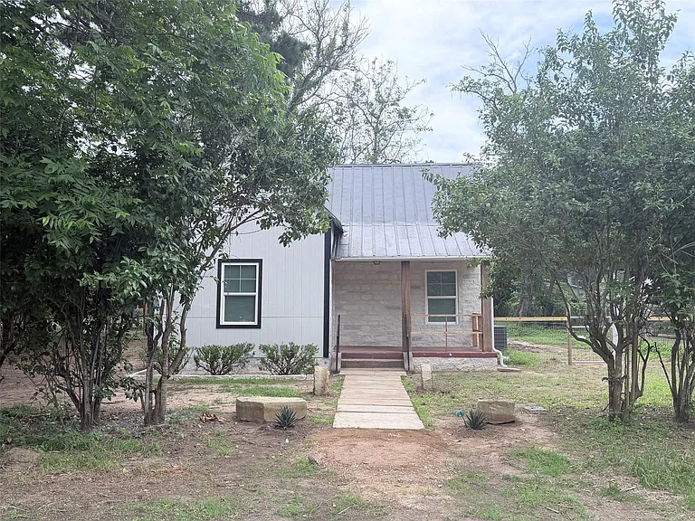 403 Taylor St — Photo 2