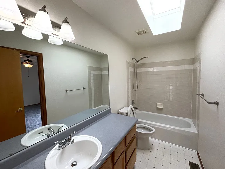 1331 W 132nd Pl — Photo 7