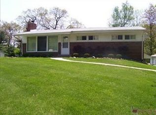 140 E Turkeyfoot Lake Rd, Akron, OH 44319