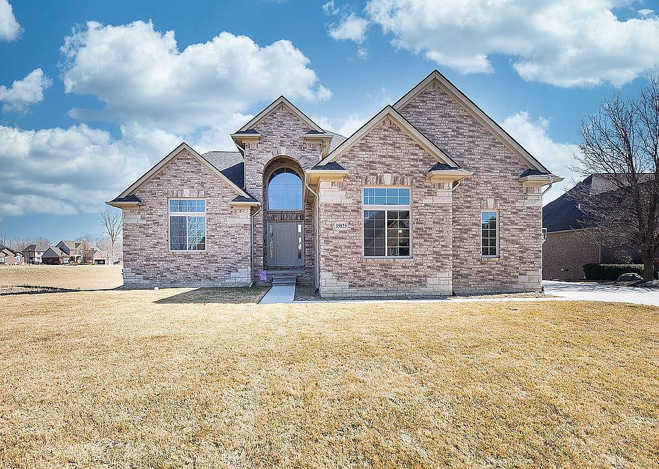 1st image of 35825 Windridge Dr