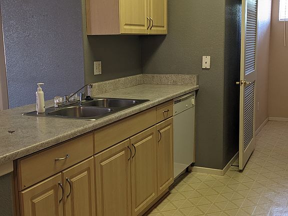 4th image of 24909 Madison Ave Unit 1221