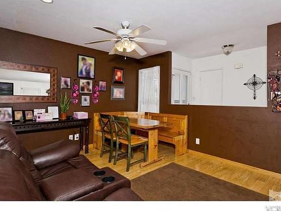 3rd image of 326 Burl Ave