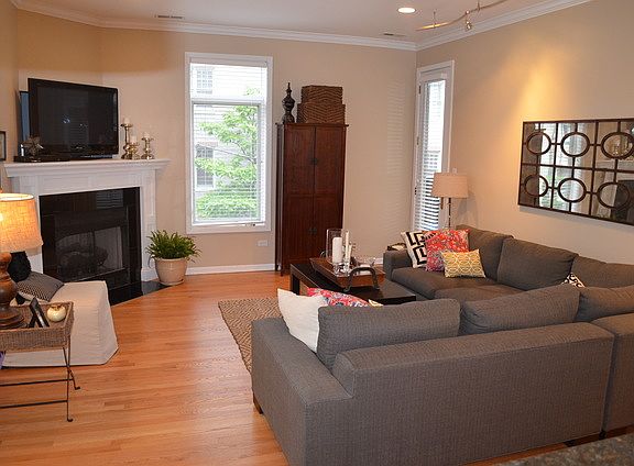 4th image of 603 N Paulina St APT 3S