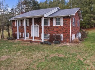 797 Ratcliff Ln, Cedar Bluff, VA 24609