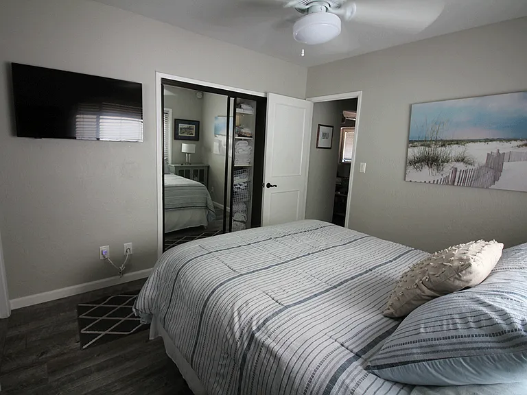 824 Island Ct #1 — Photo 15