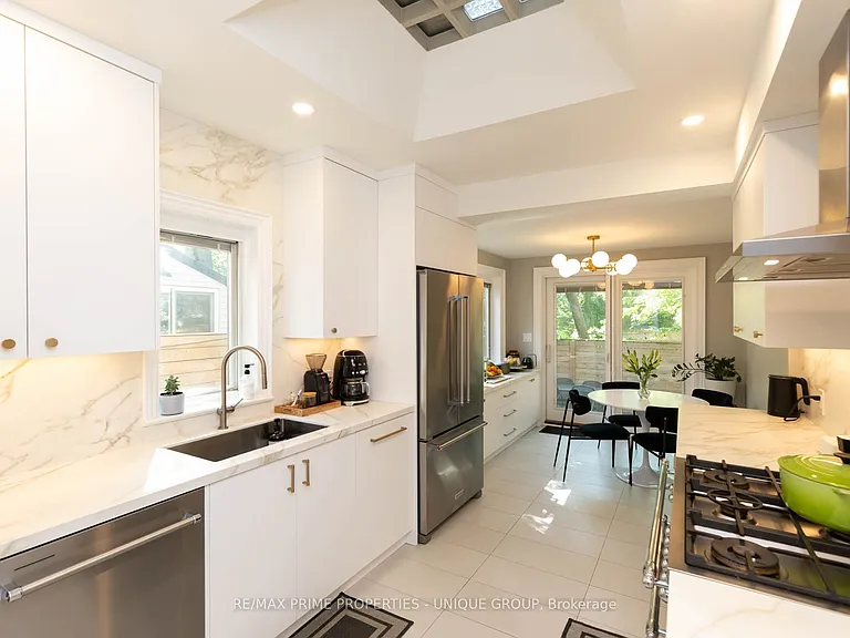 51 Spruce St — Photo 12