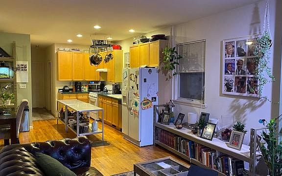2nd image of 2817 N Damen Ave