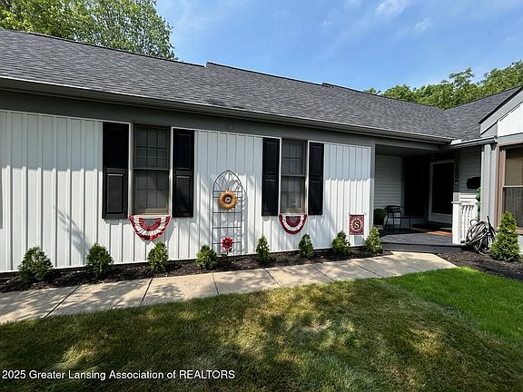 2nd image of 120 Blossom Dr #11
