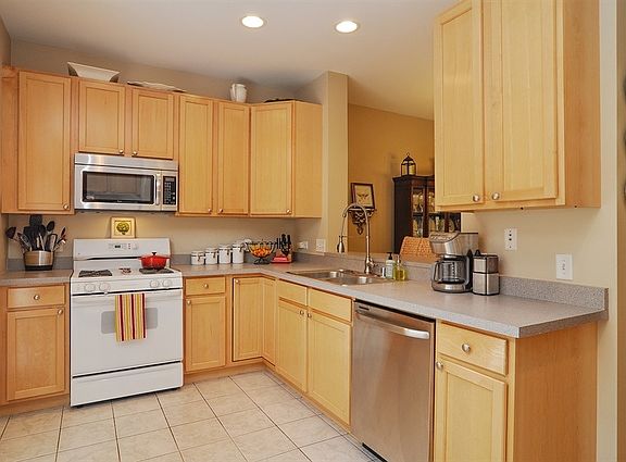 3rd image of 5350 N Damen Ave Unit D