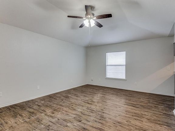 3rd image of 10412 Pleasant Mound Dr