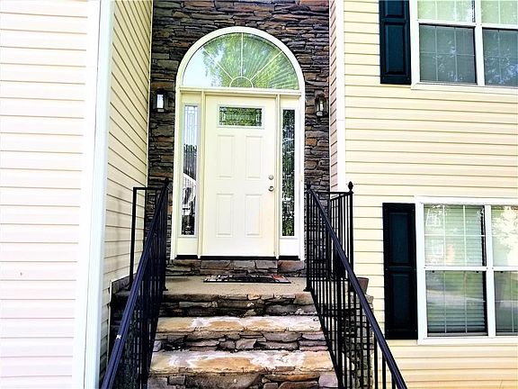 4th image of 610 Oak Vista Ct