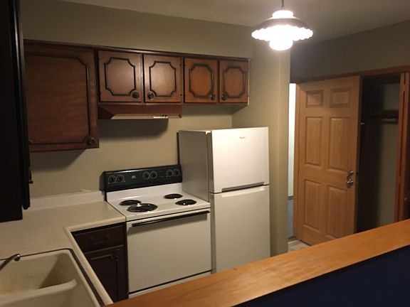 2nd image of 117 Church St APT 106