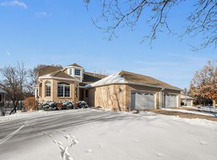 593 Terrace Courte, Saint Paul, MN 55113