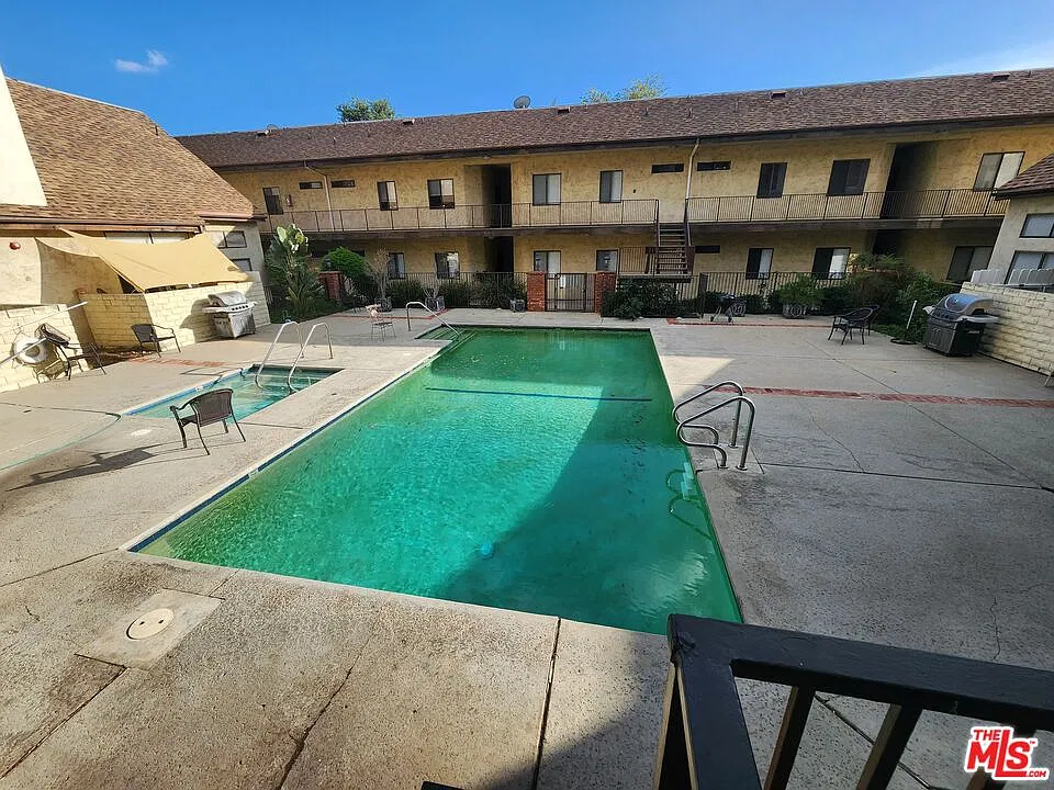 1 bed, 1.0 bath, 700 sqft, $2,100 — Photo 3