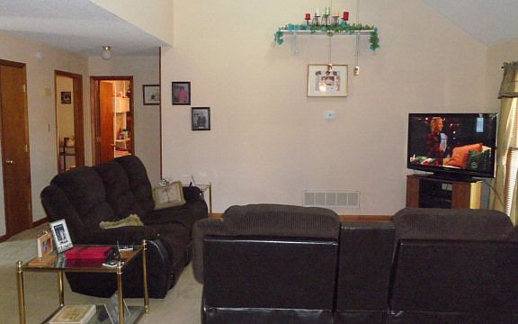 3rd image of 146 Robinwood Dr